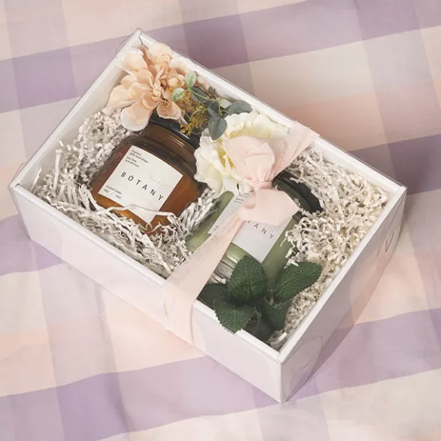 Gift Hamper Box with PVC Lid Rectangle White (25Lx20Wx10Hcm)