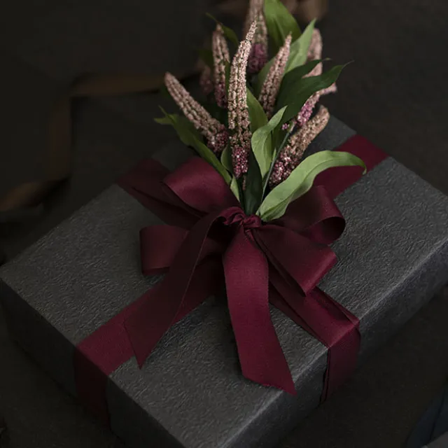 Embossed Paper Black (50x70cm) Pack 50