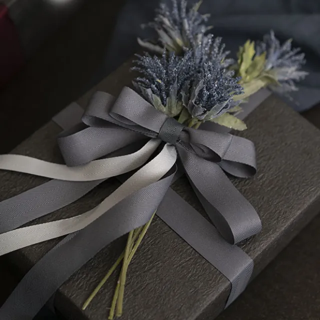 Embossed Paper Black (50x70cm) Pack 50