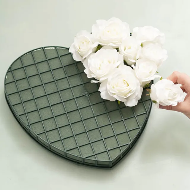 Rose Heads Loose Pack 9 White