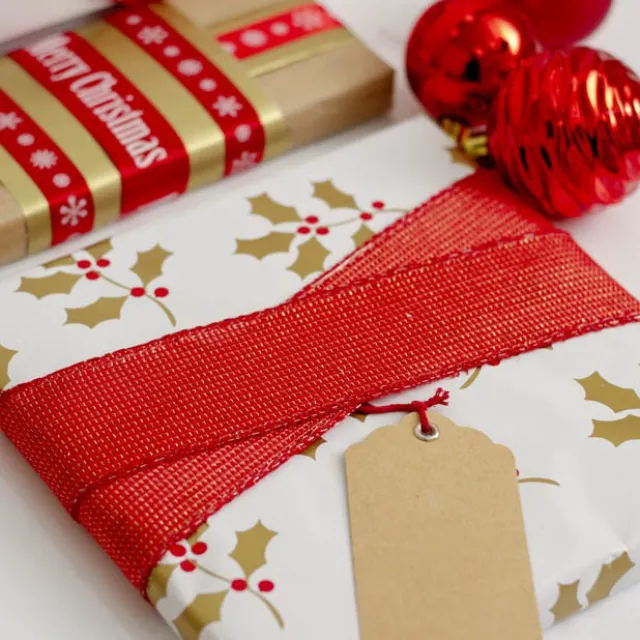 Hanging Gift Tags Scallop Kraft Brown Pack 20 (5x9cmH)